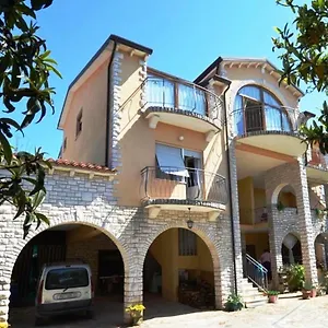 Renata Mare , Rovigno Croazia